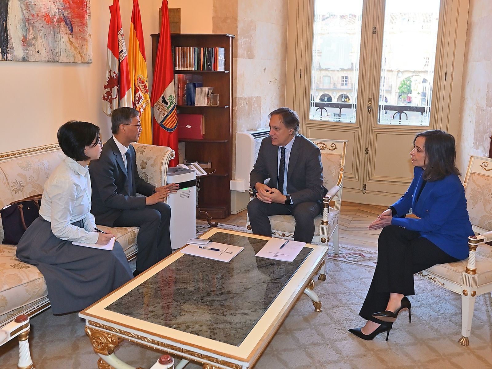 Carbayo recibe al embajador de China en España, Yao Jing