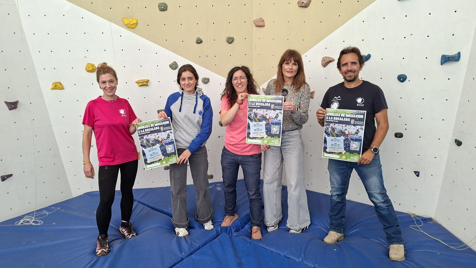 El Ayuntamiento impulsa la escalada con las primeras jornadas gratuitas en el rocódromo de la Ciudad Deportiva Lazarillo de Tormes