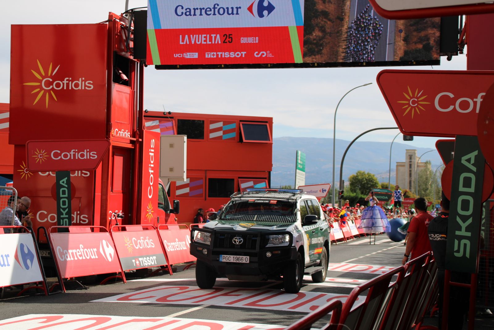 Así es el dispositivo de seguridad de la Guardia Civil en una etapa de La Vuelta