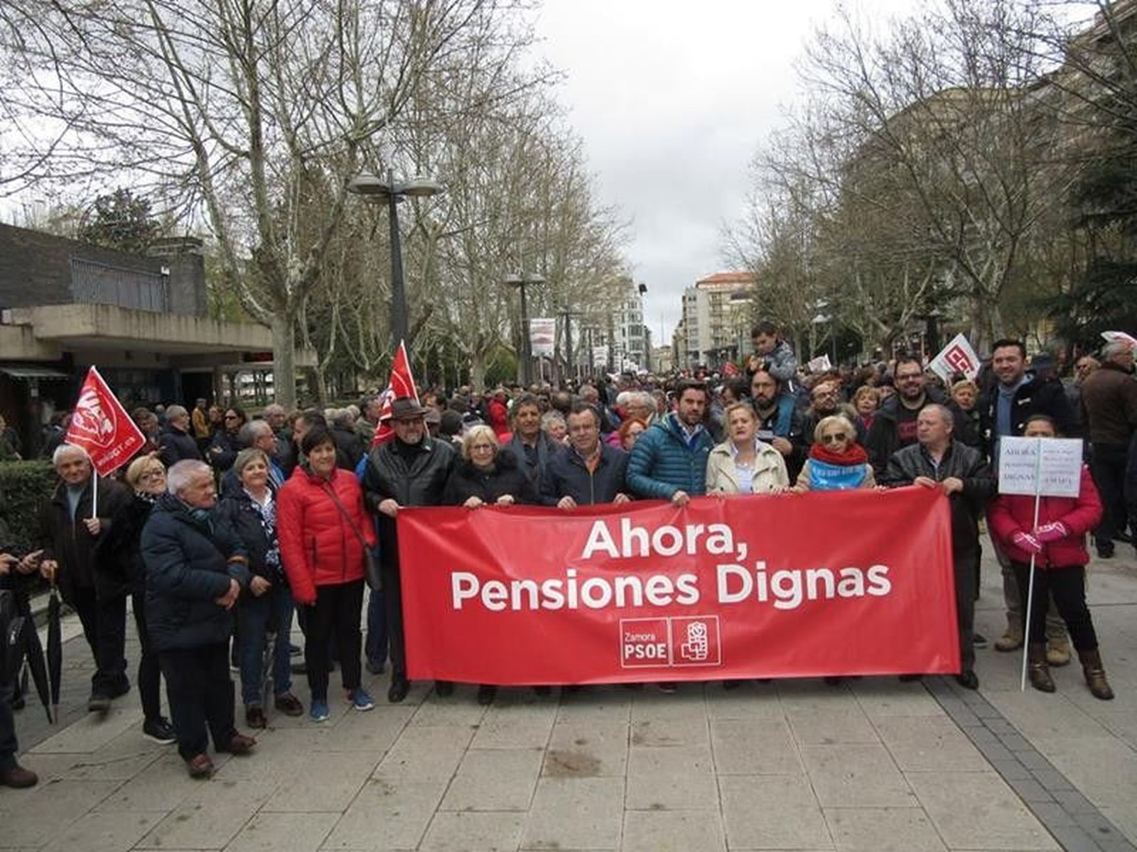 PSOE Zamora. Manifestación Pensiones Dignas UGT y CCOO 15 04 18 (Copy)