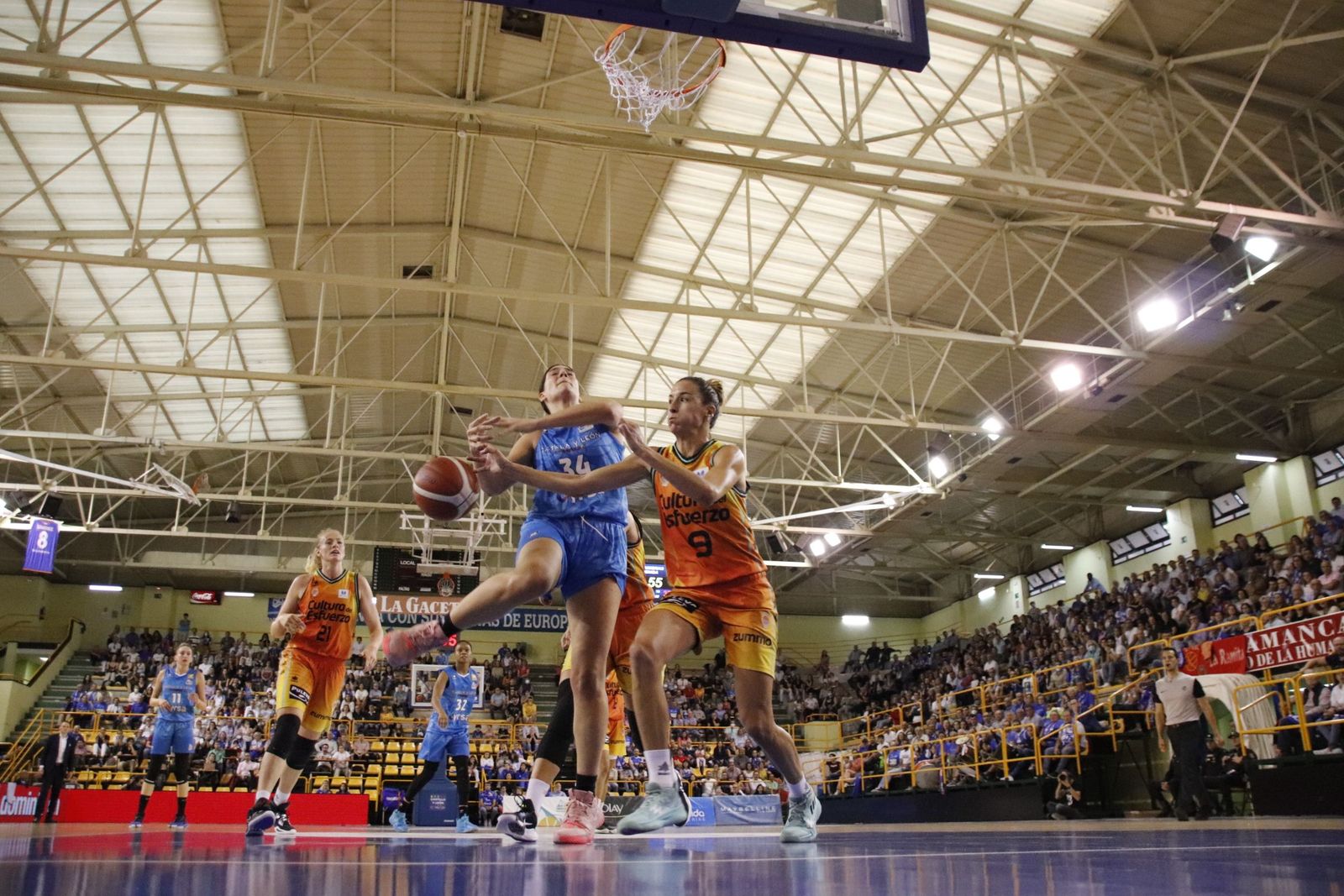 Imagen del Perfumerías Avenida – Valencia Basket | FOTO SALAMANCA24HORAS.COM