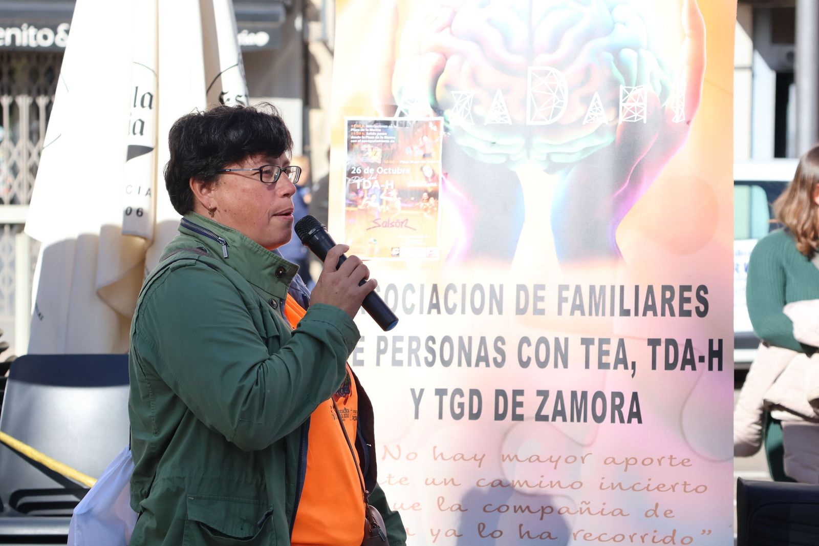 GALERÍA | El centro de Zamora se tiñe de naranja para visibilizar el TDAH