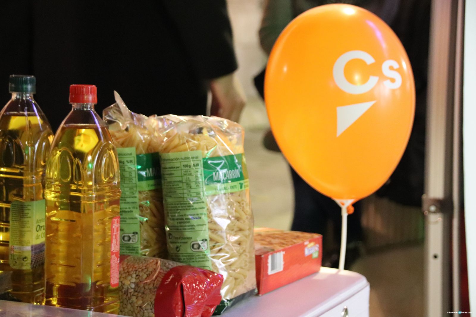 Jóvenes Ciudadanos Salamanca recogida alimentos (3)