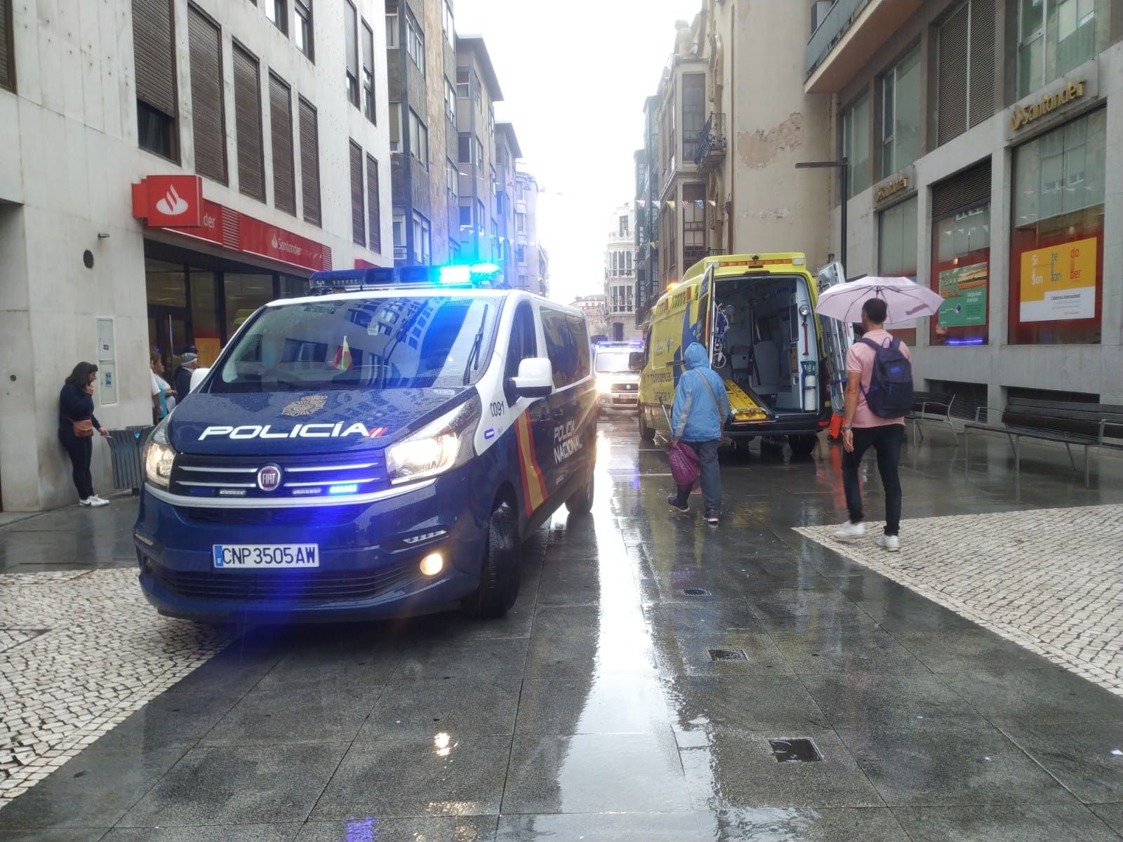 Caída de una mujer este martes en Santa Clara (2)