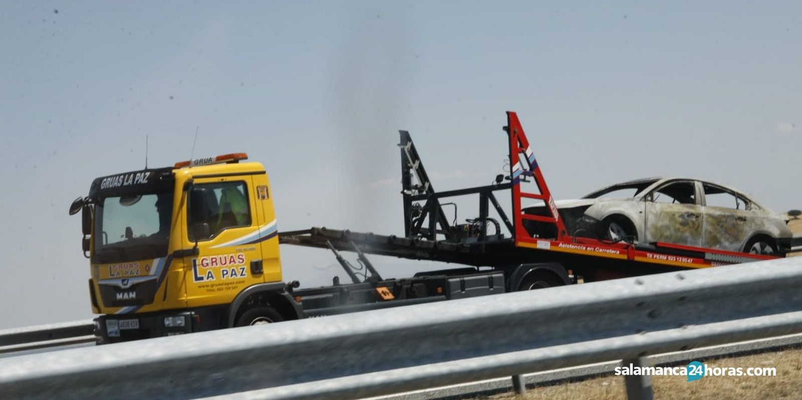 Coche arde Beleña (5)