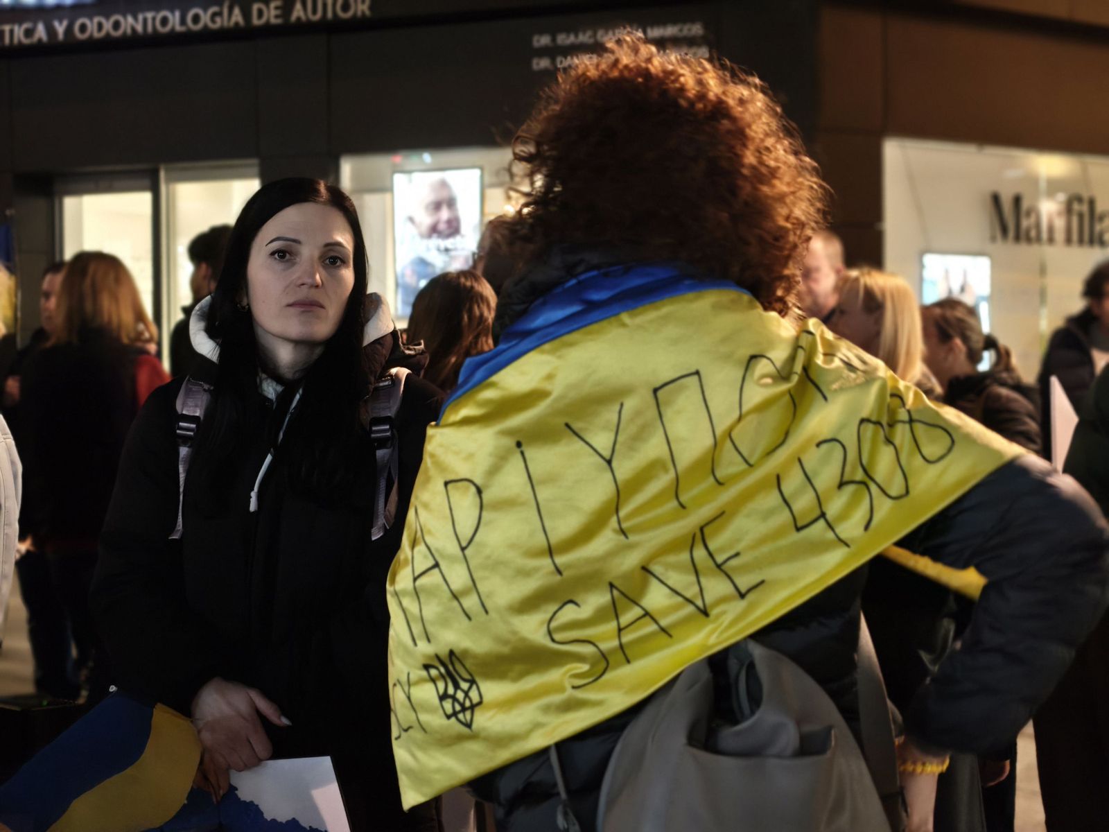 La Asociación de Ucranianos de Salamanca recorre la calles de la capital