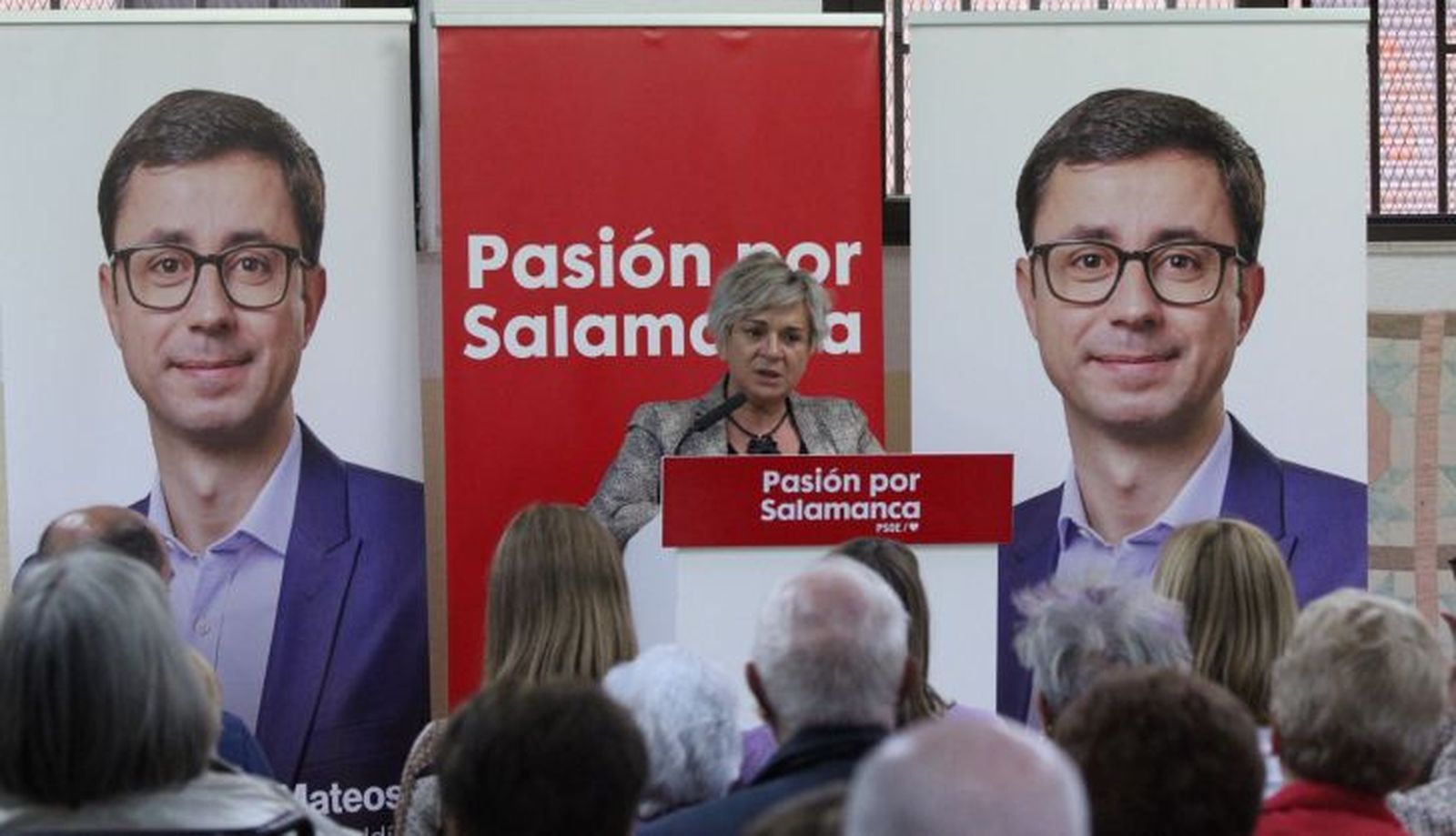 La ministra de educación, Pilar Alegría, visita la Asociación de Vecinos Amigos de Navega