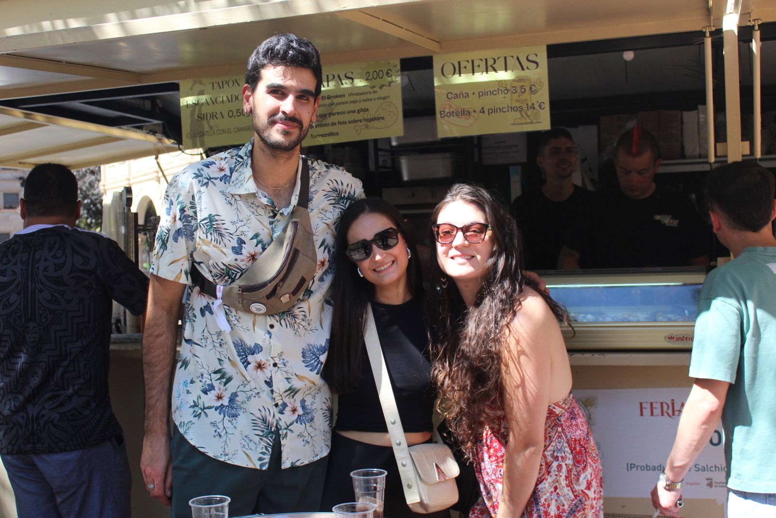 Ambiente en la Feria de Día en el mediodía de este sábado