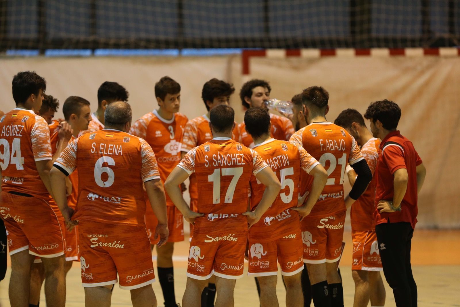 Tiempo muerto del BM Salamanca / FOTO SALAMANCA24HORAS.COM