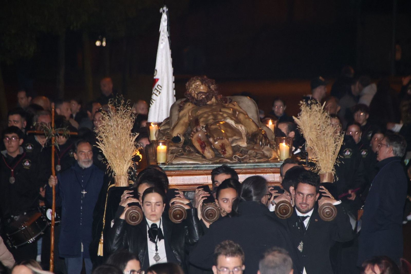 Traslado del Cristo de la Liberación hasta el Colegio del Arzobispo Fonseca, Viernes de Dolores de 2025