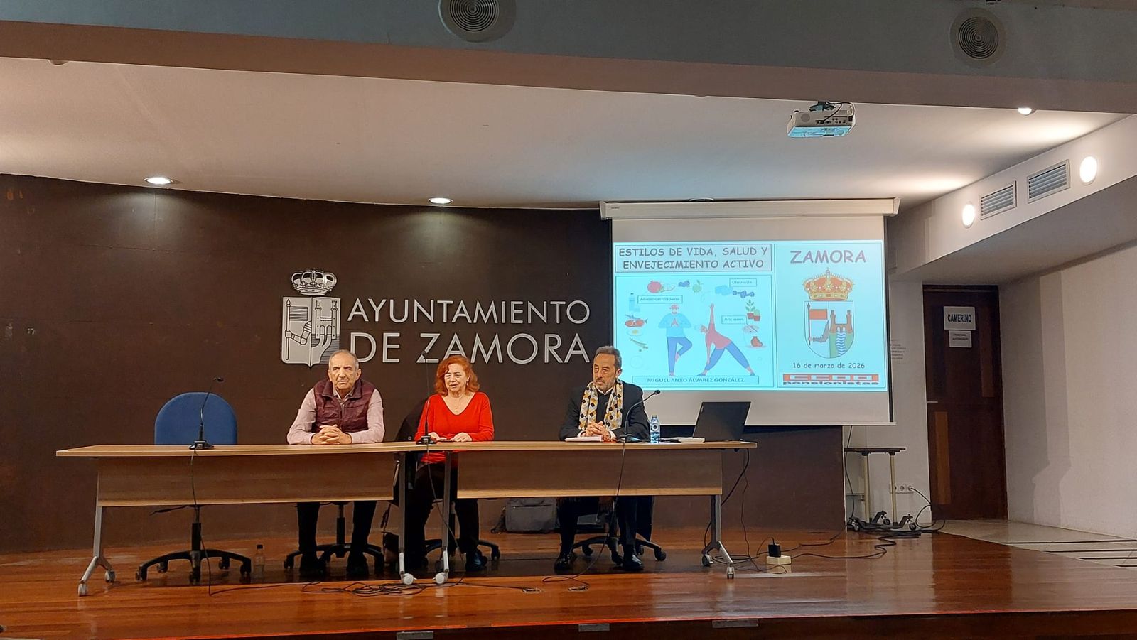 Conferencia sobre envejecimiento activo y estilos de vida