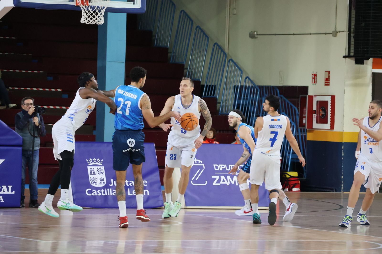 GALERÍA | El CB Zamora recibe al Melilla Baloncesto en busca de la victoria en su primer partido del año