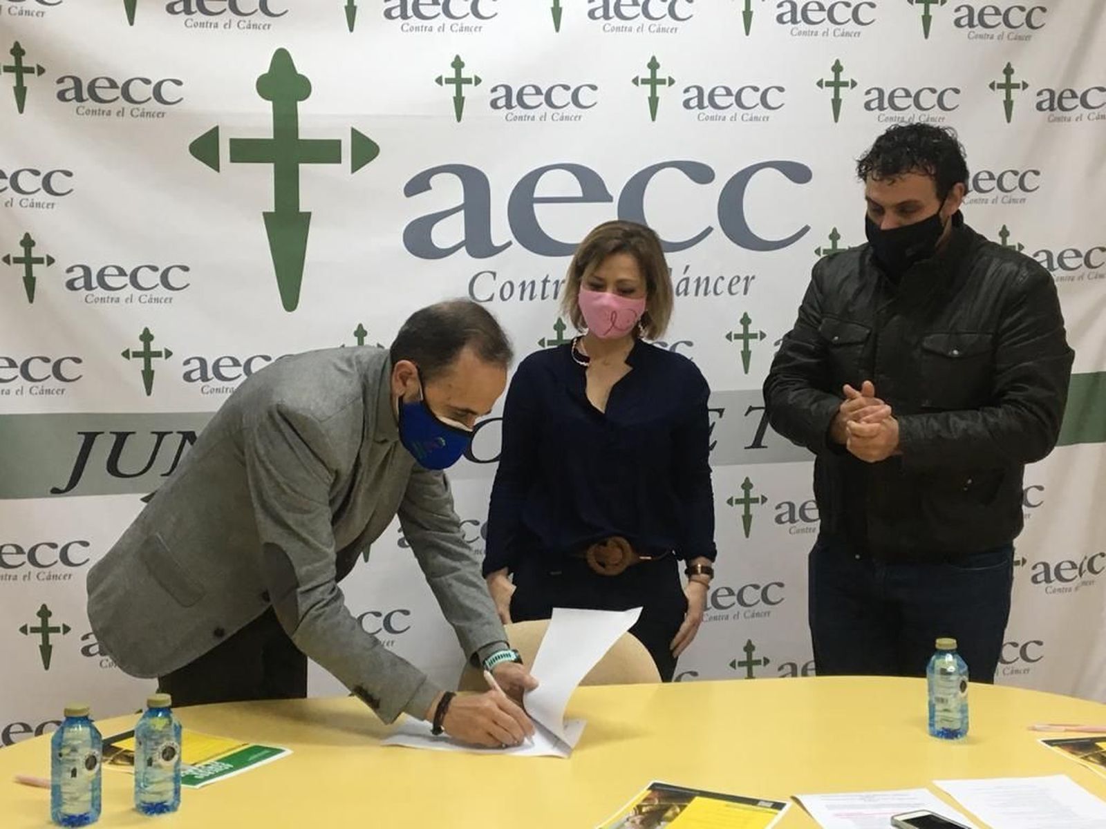 Prieto firma manifiesto contra el Cu00e1ncer