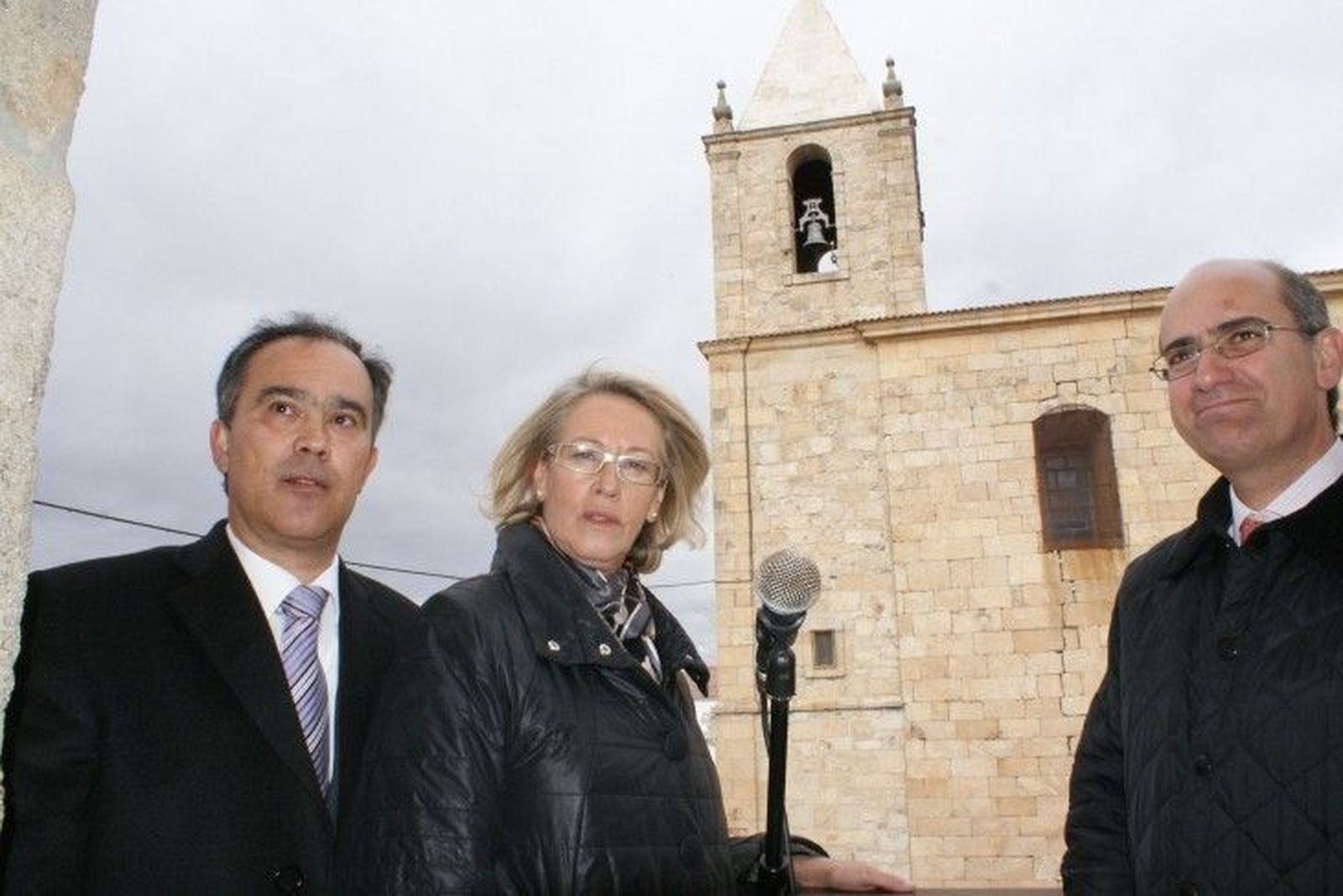 Isabel Jiménez loa a la tierra y al almendro, árbol valiente y madrugador, en un bello pregón