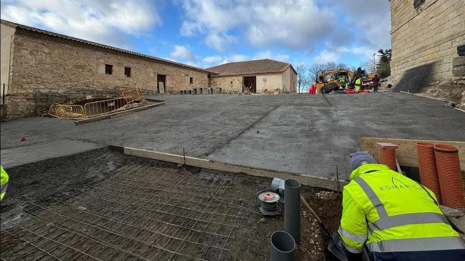 Obras en la parte trasera de la Catedral donde se va a abrir la nueva calle
