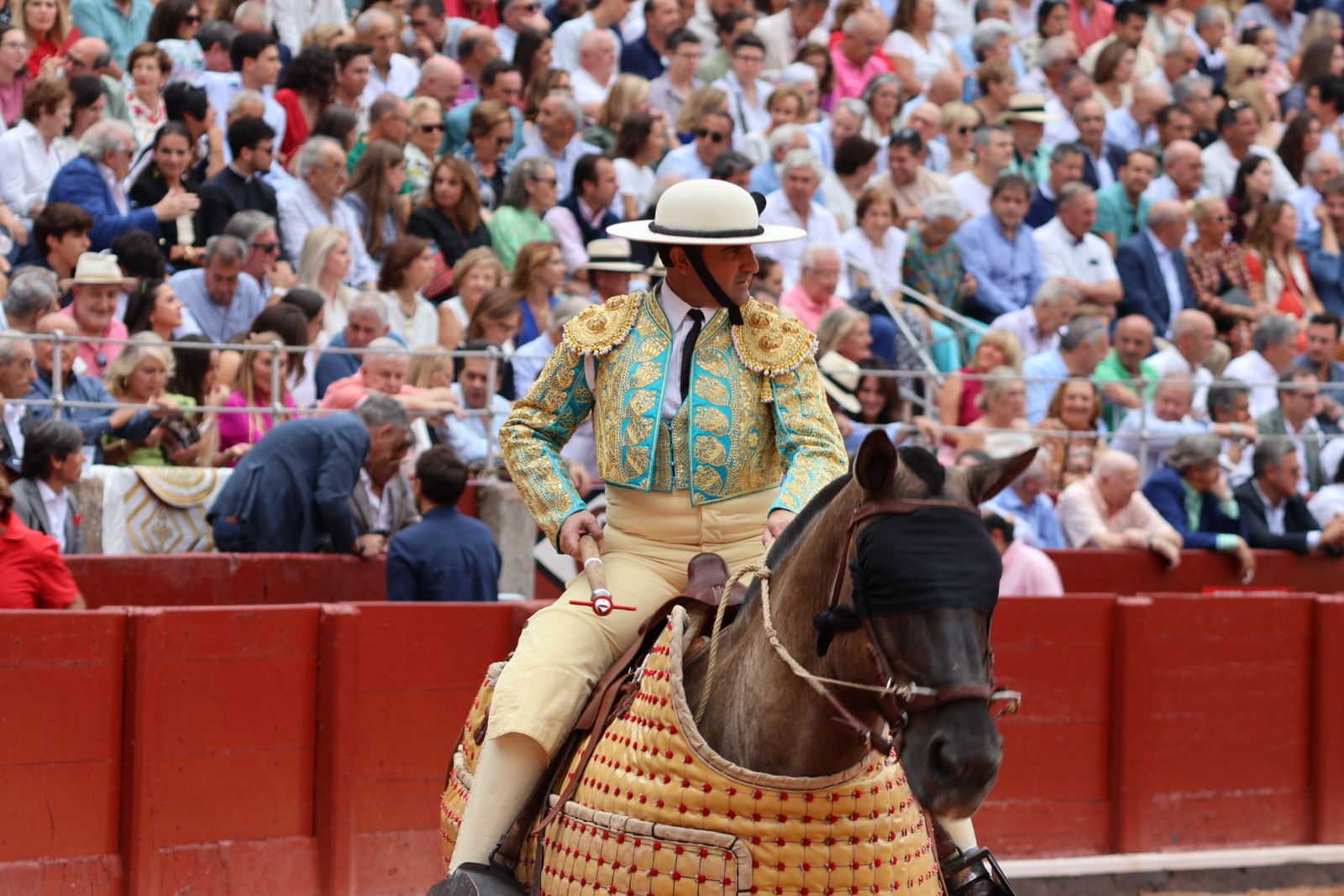 Ismael Martín, Marco Pérez y el aclamado regreso de Morante de la Puebla: su paso por La Glorieta en imágenes