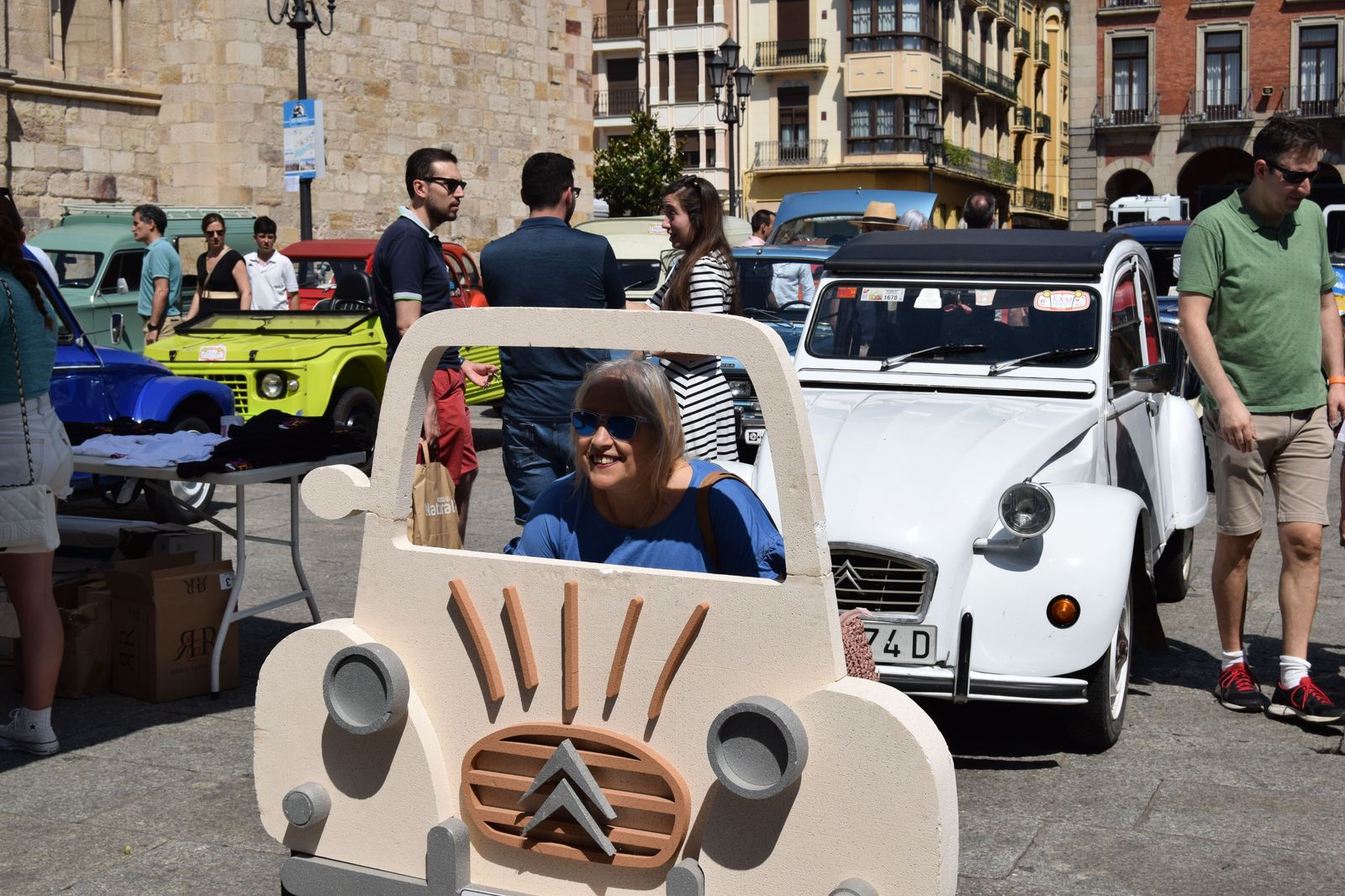 xxi-concentracion-internacional-de-citroeen-2cv-y-clasicos-26