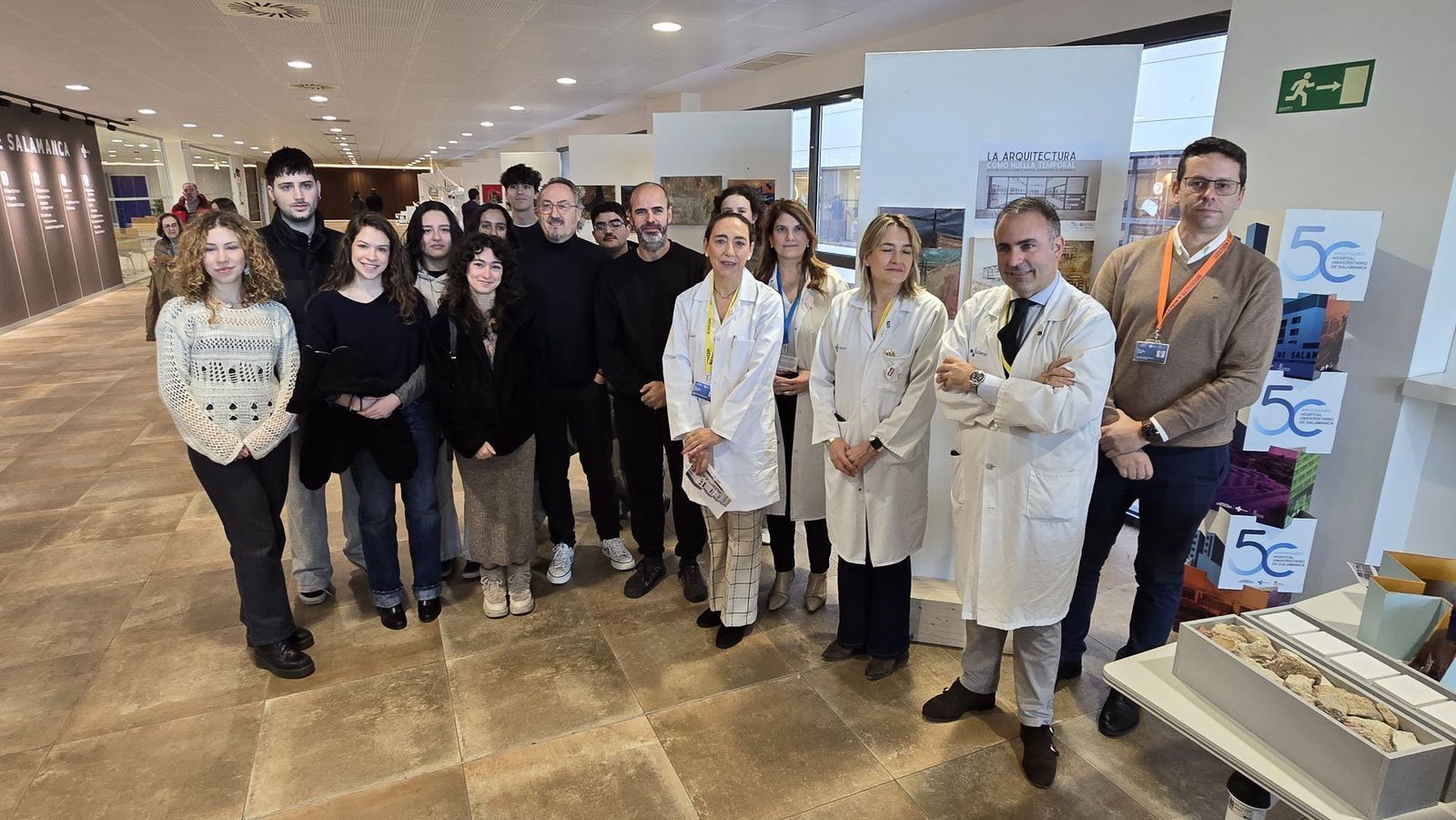 “La arquitectura como huella temporal: reflexión plástica sobre el Hospital Universitario de Salamanca”