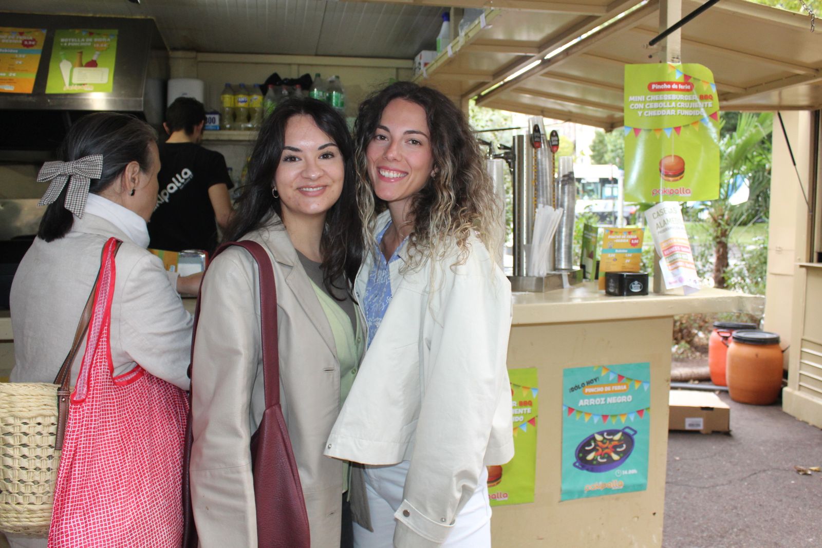 Ambiente en la Feria de Día en el mediodía de este miercoles