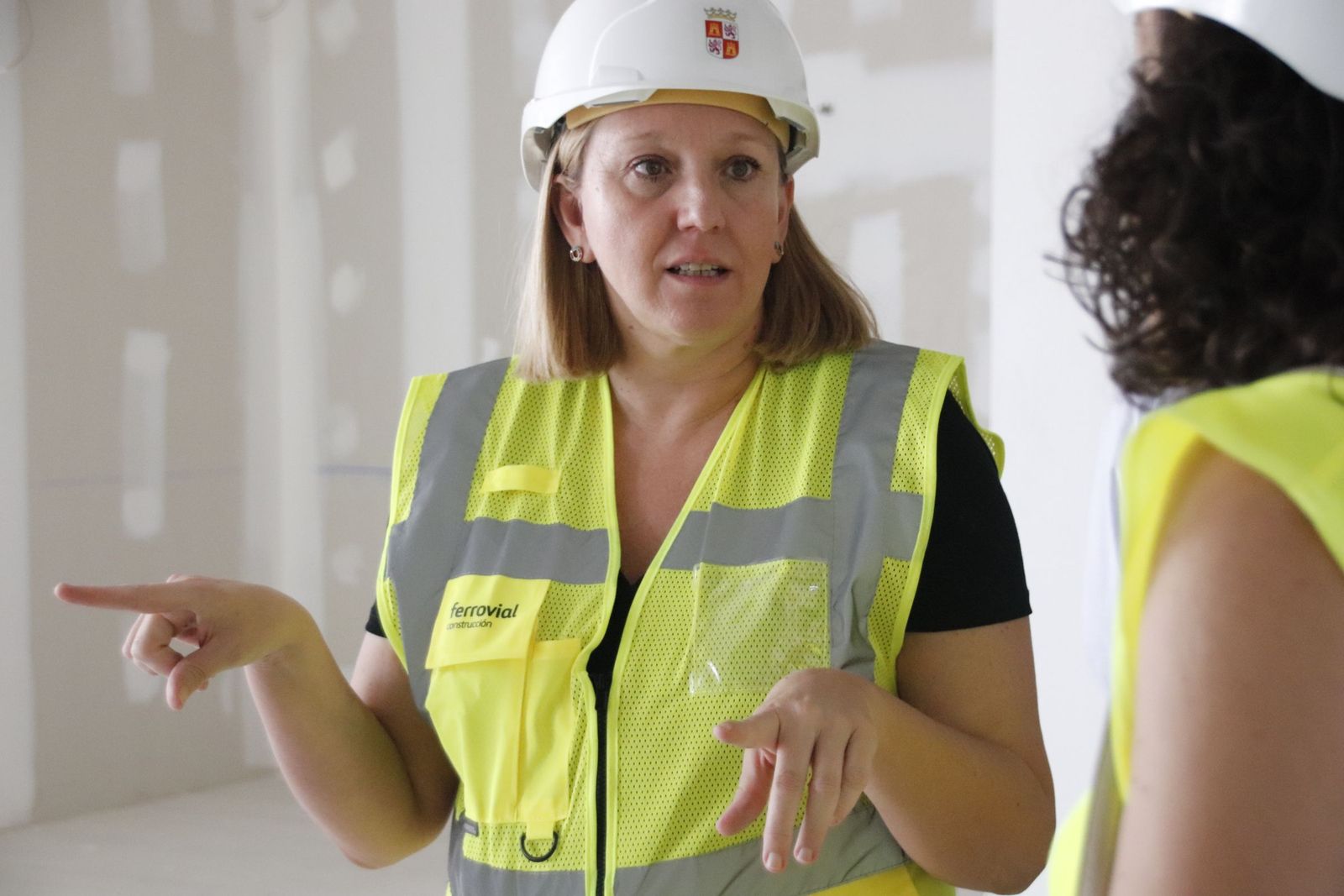 Isabel Blanco, visita las obras de la nueva Residencia Puente Ladrillo