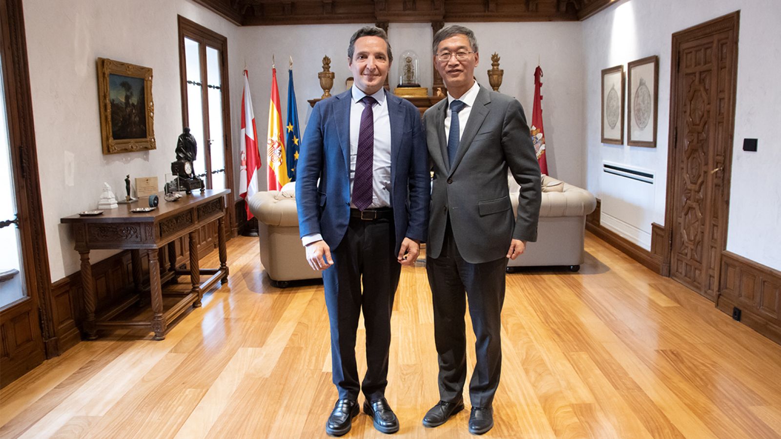 El rector de la USAL y el embajador de China avanzan en la colaboración académica internacional