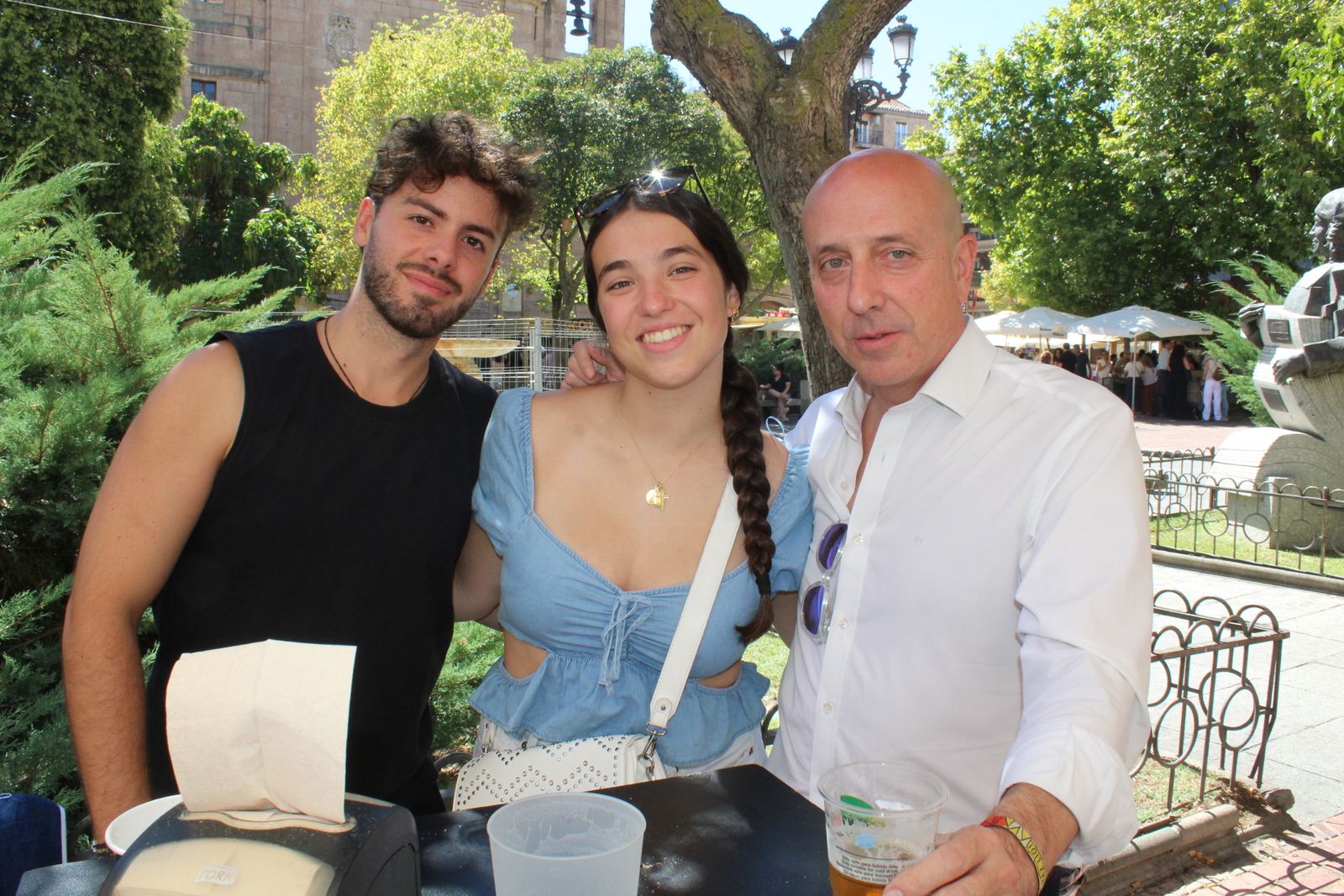 Ambiente en la Feria de Día en el mediodía de este jueves