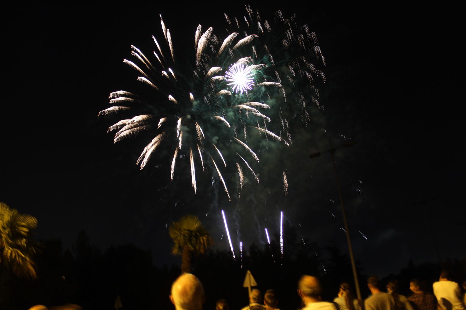 Fuegos artificiales en el entorno del Puente Romano