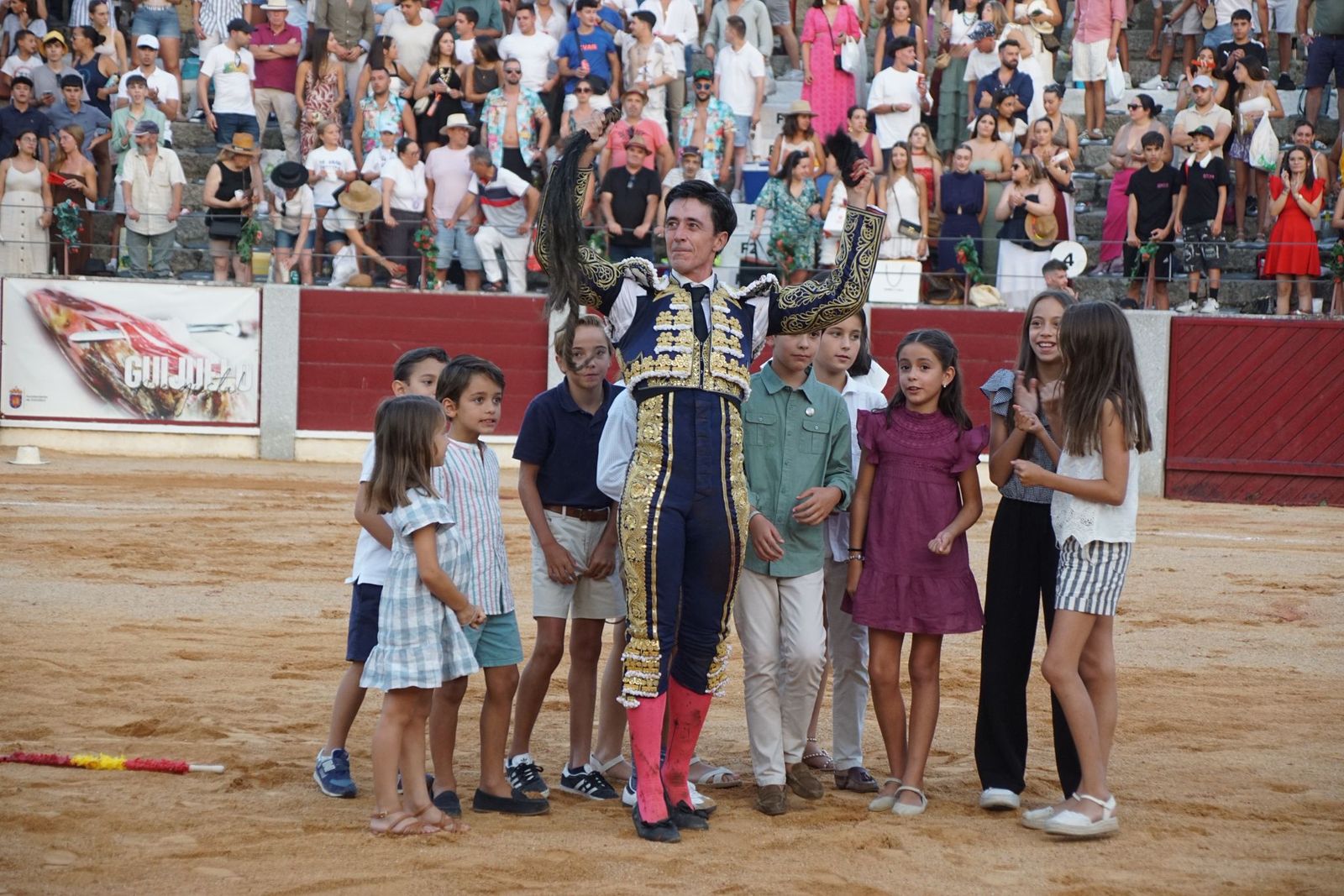 En imágenes la despedida de los ruedos de El Capea en Guijuelo