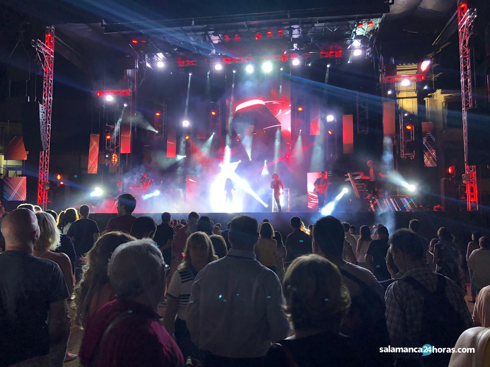 Imagen de archivo de una verbena en Aldeadávila antes de la pandemia