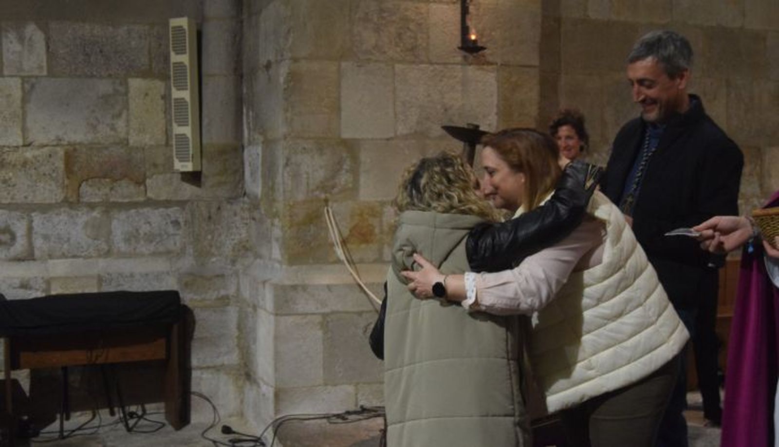 Entrada de los nuevos hermanos de la Hermandad de las Siete Palabras.