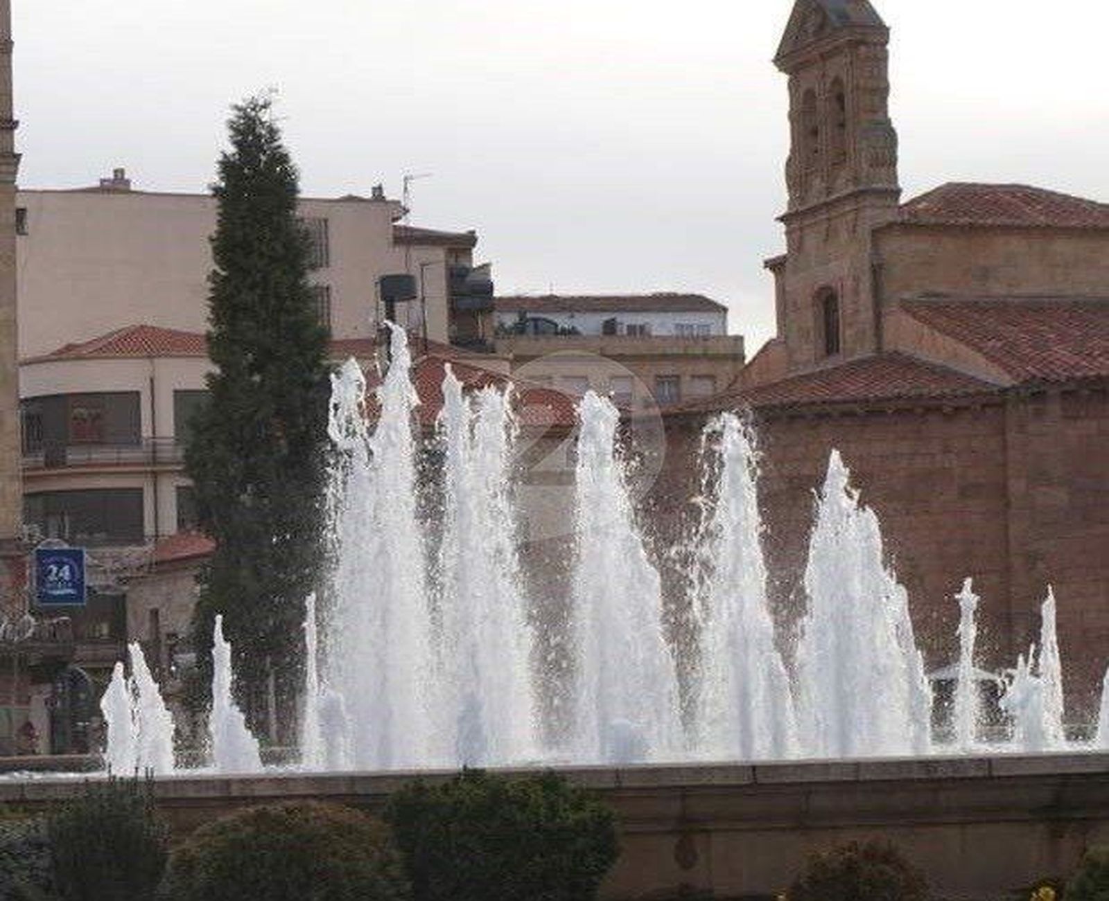 La fuente de la Puerta Zamora se iluminará de rojo