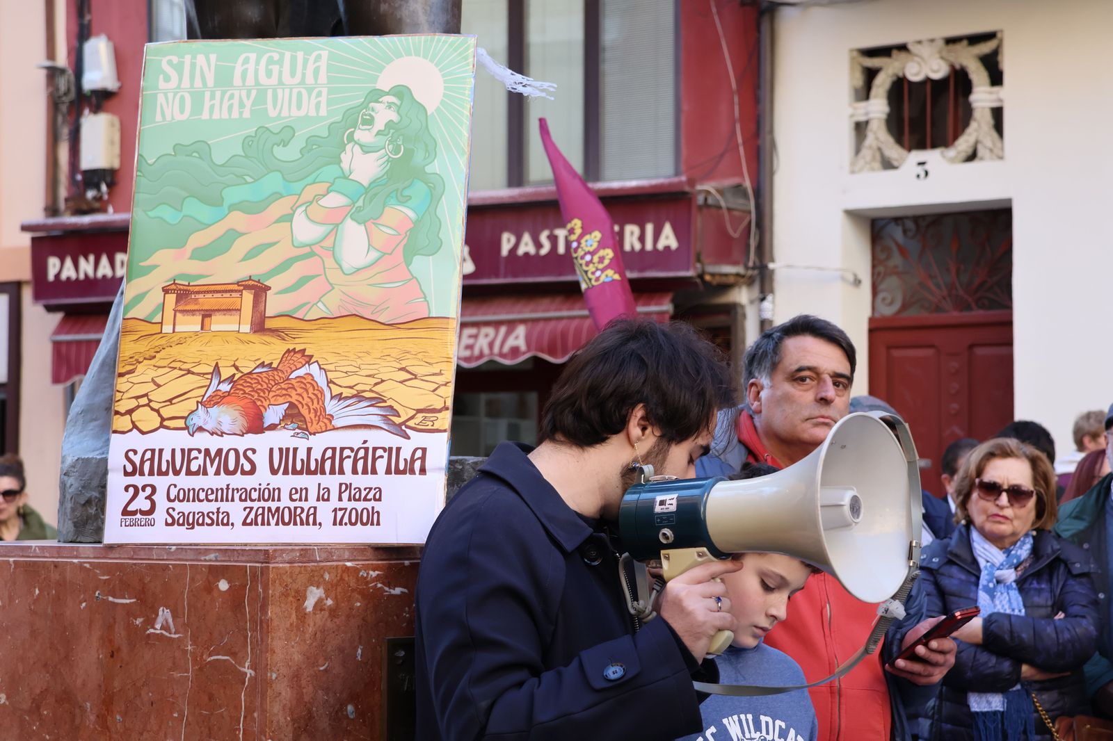 concentracion-en-la-plaza-sagasta-20