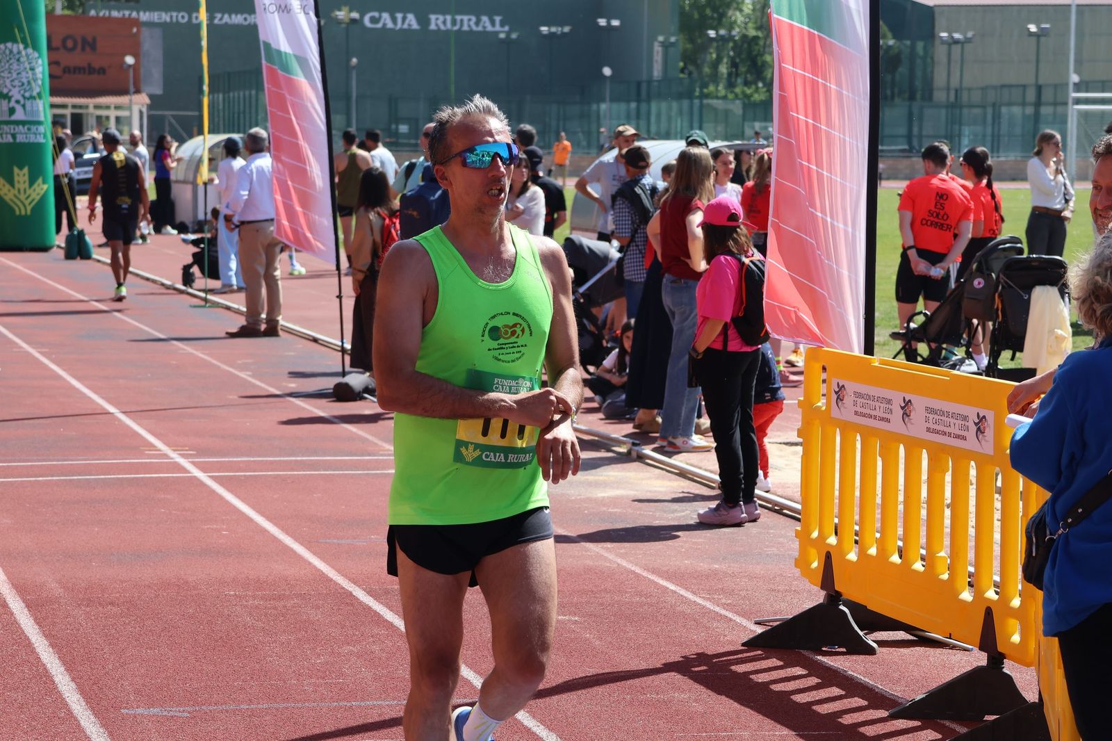 GALERÍA | Revive en imágenes la llegada a meta de los atletas en la Media Maratón de Zamora