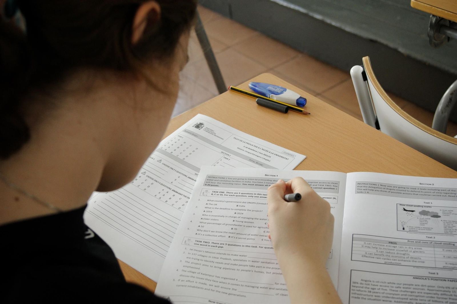 Una alumna en clase en Barcelona, Catalunya (España).   Alberto Paredes   Europa Press   Archivo