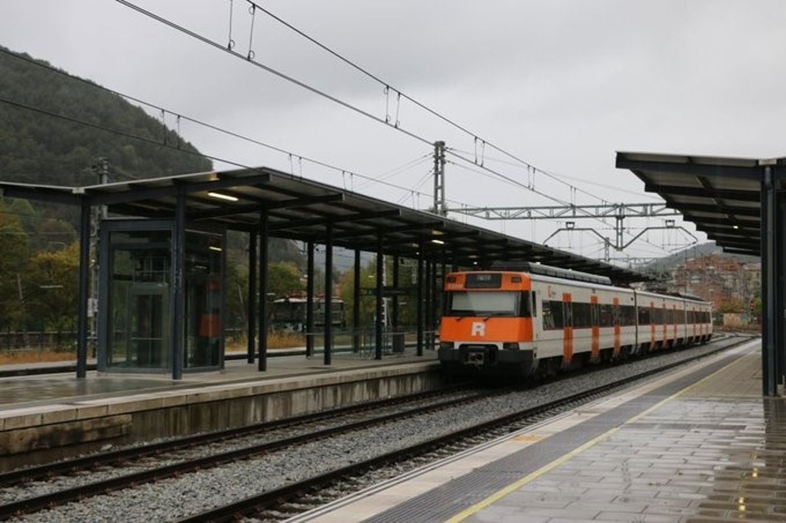 Tren de Rodalies circulando