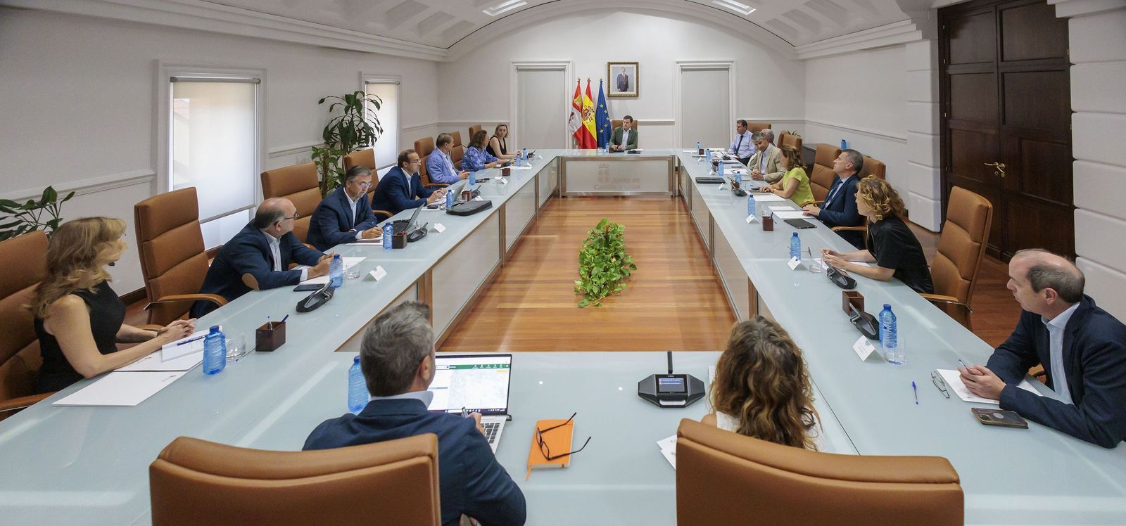 Reunión de seguimiento de la situación de los incendios