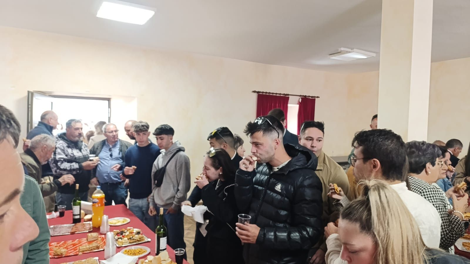 Cabrillas arropa a San Isidro por sus fiestas en el día de la bendición de los campos