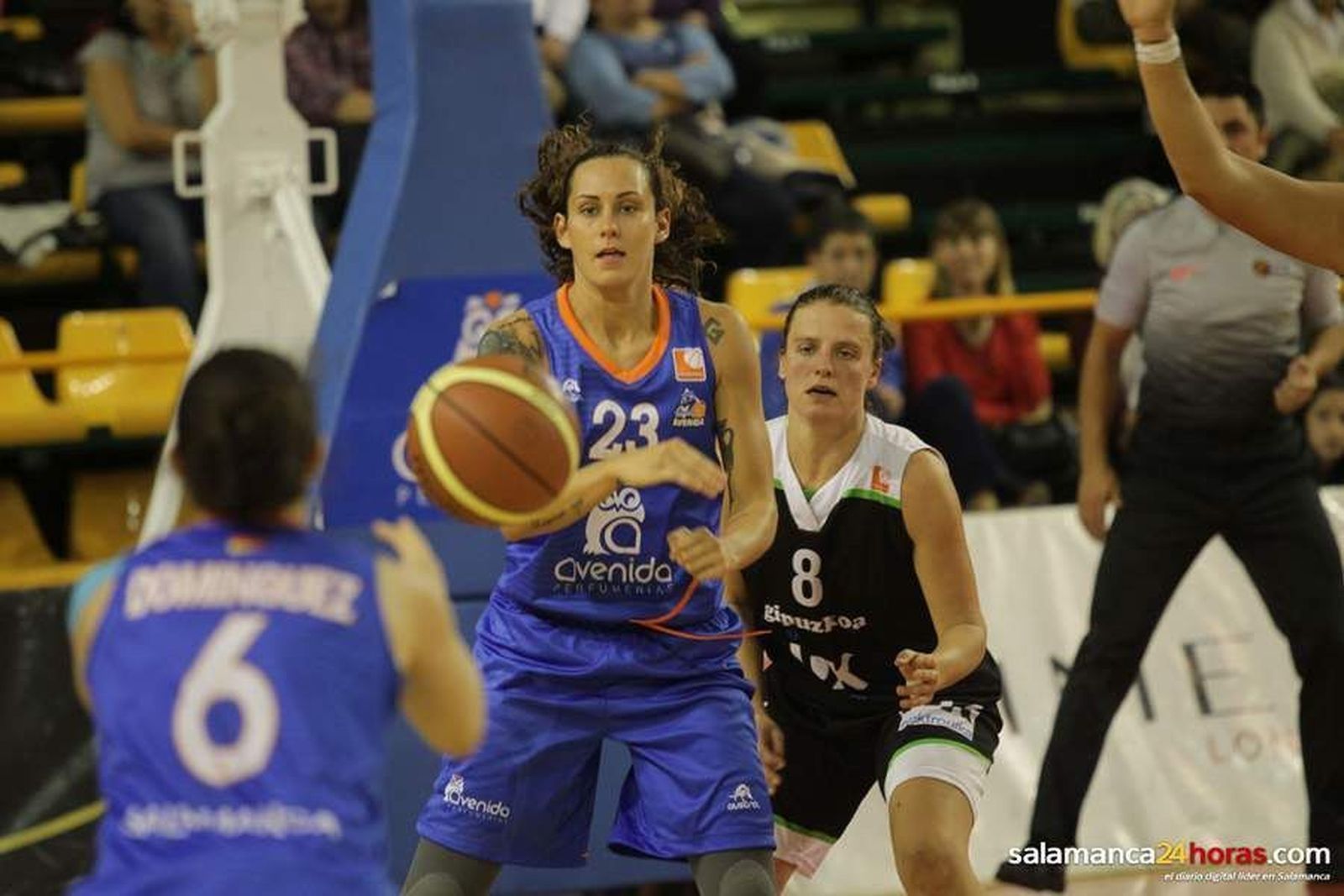 Perfumerías Avenida cae al tren de abajo
