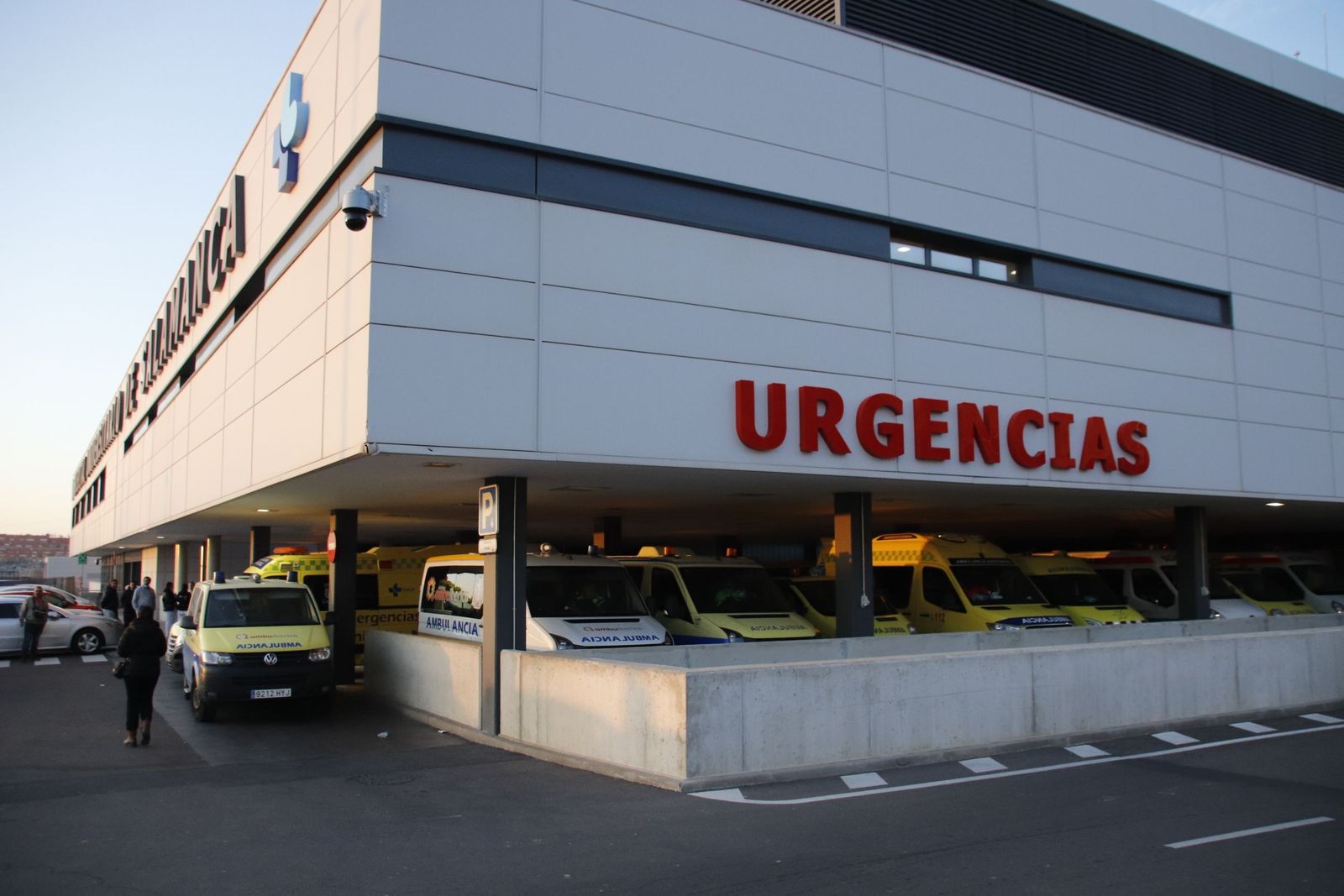 Ambulancia, urgencias, hospital. Foto de archivo