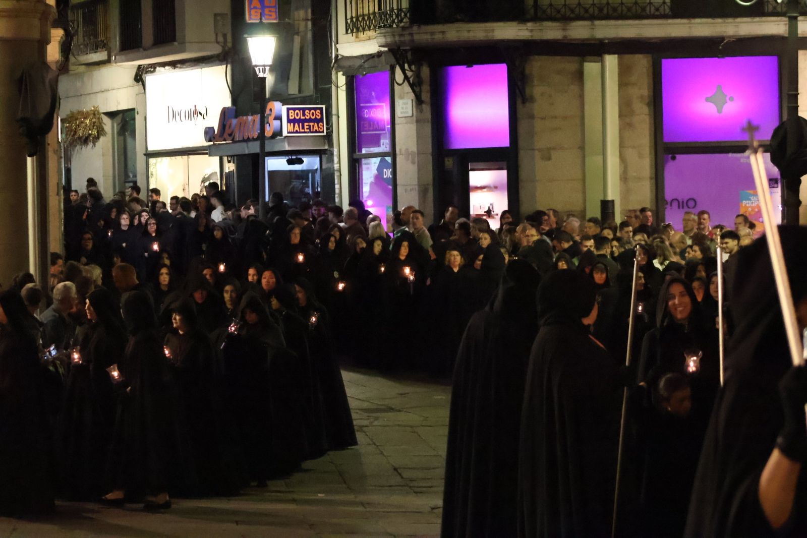 GALERÍA | Revive en imágenes la procesión de la Soledad
