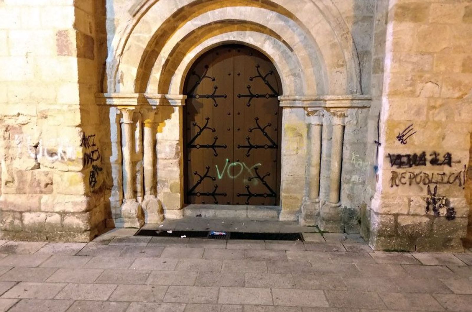 Pintada vox iglesia