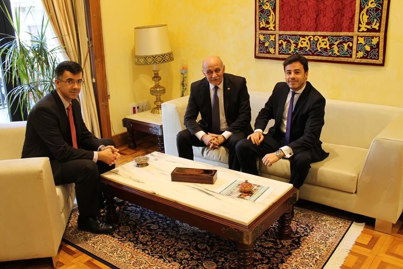 A la derecha, nuevo jefe Unidad Carreteras. (Copy)