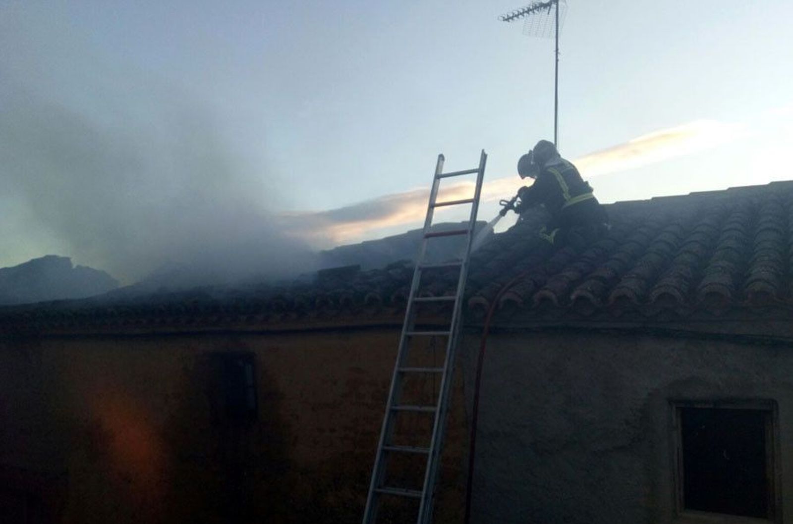Bomberos fuego bretocino
