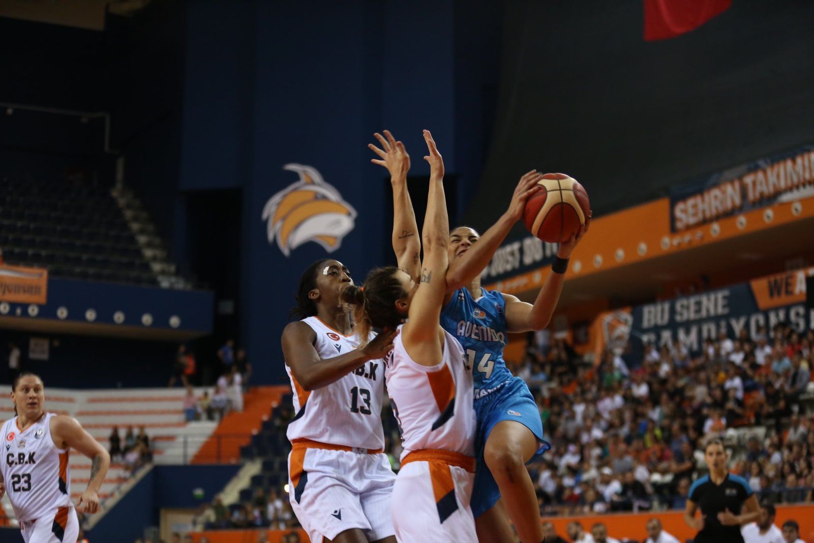 Bria Hartley ante Cukurova FOTO FIBA EUROPE