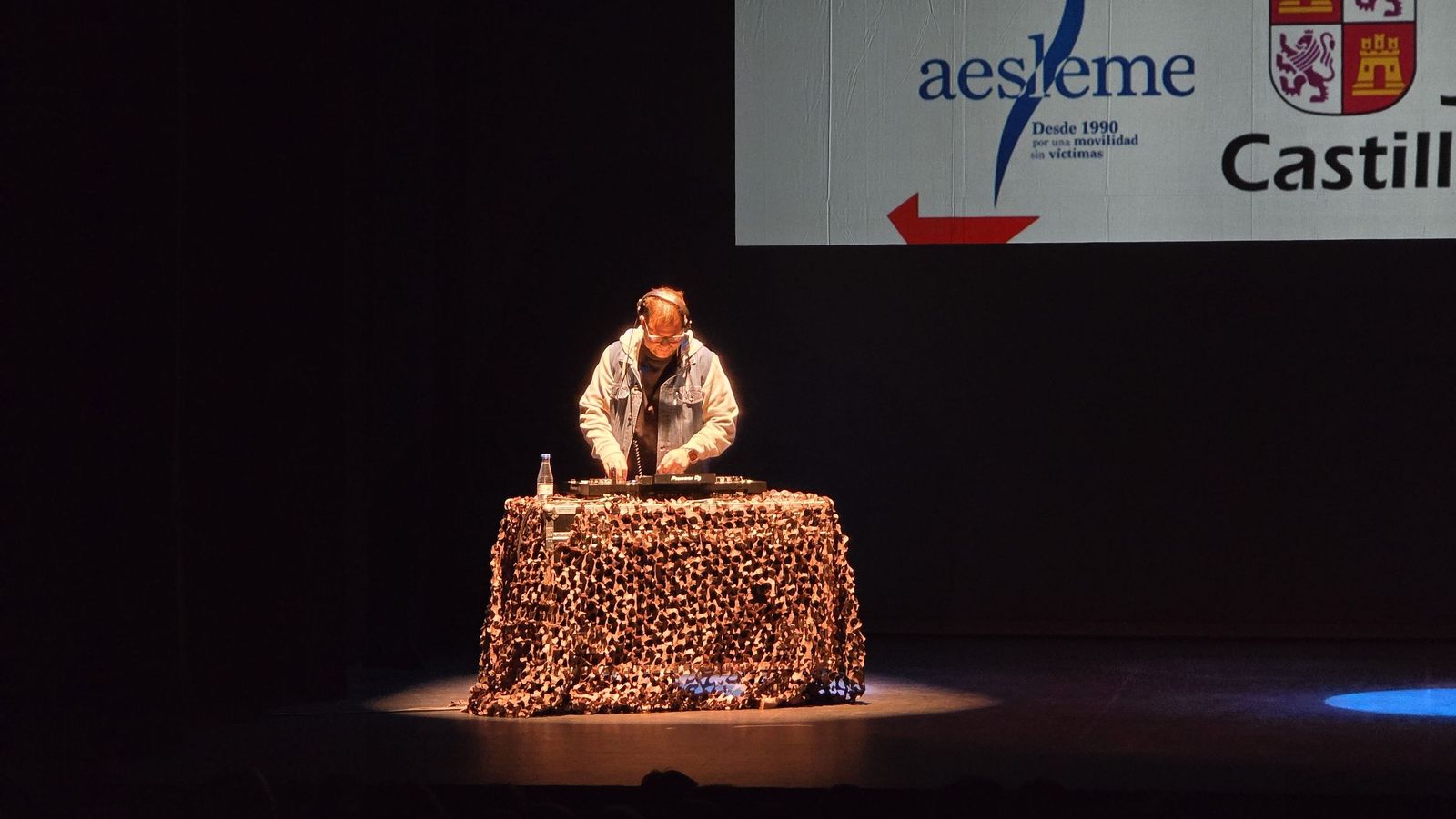 El concejal de Protección Ciudadana y Tráfico, Ángel Molina, asiste a la actividad escolar de concienciación sobre seguridad vial de Aesleme