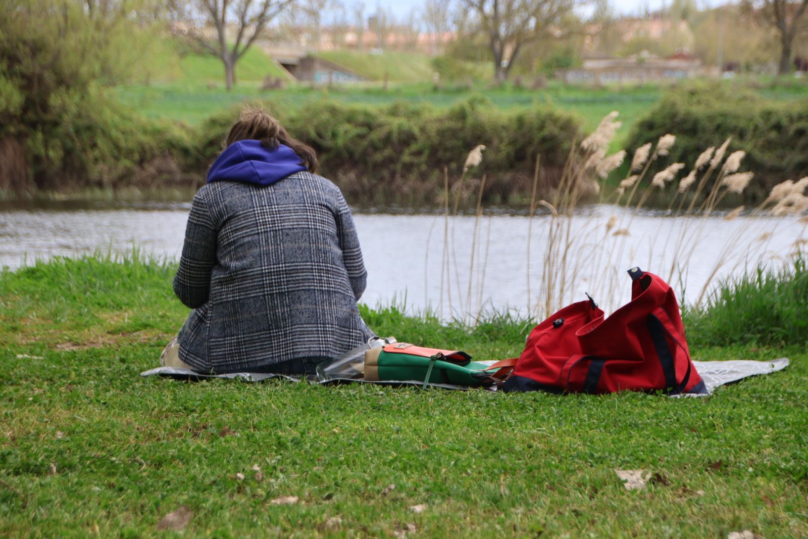 Un multitudinario Lunes de Aguas en Salamanca llena la ribera del Tormes