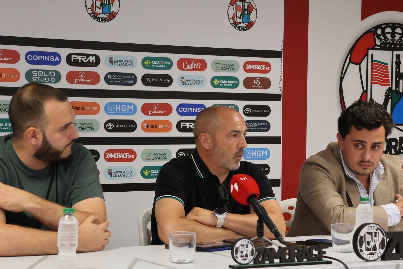 presentacion-de-juan-sabas-como-nuevo-tecnico-del-zcf-22