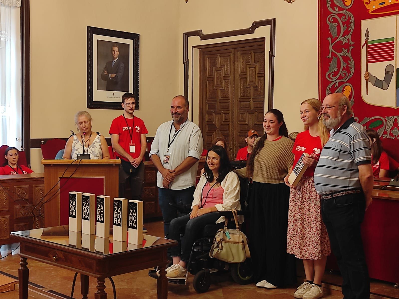 El Ayuntamiento de Zamora acoge a los componentes del XXI festival Internacional de folclore