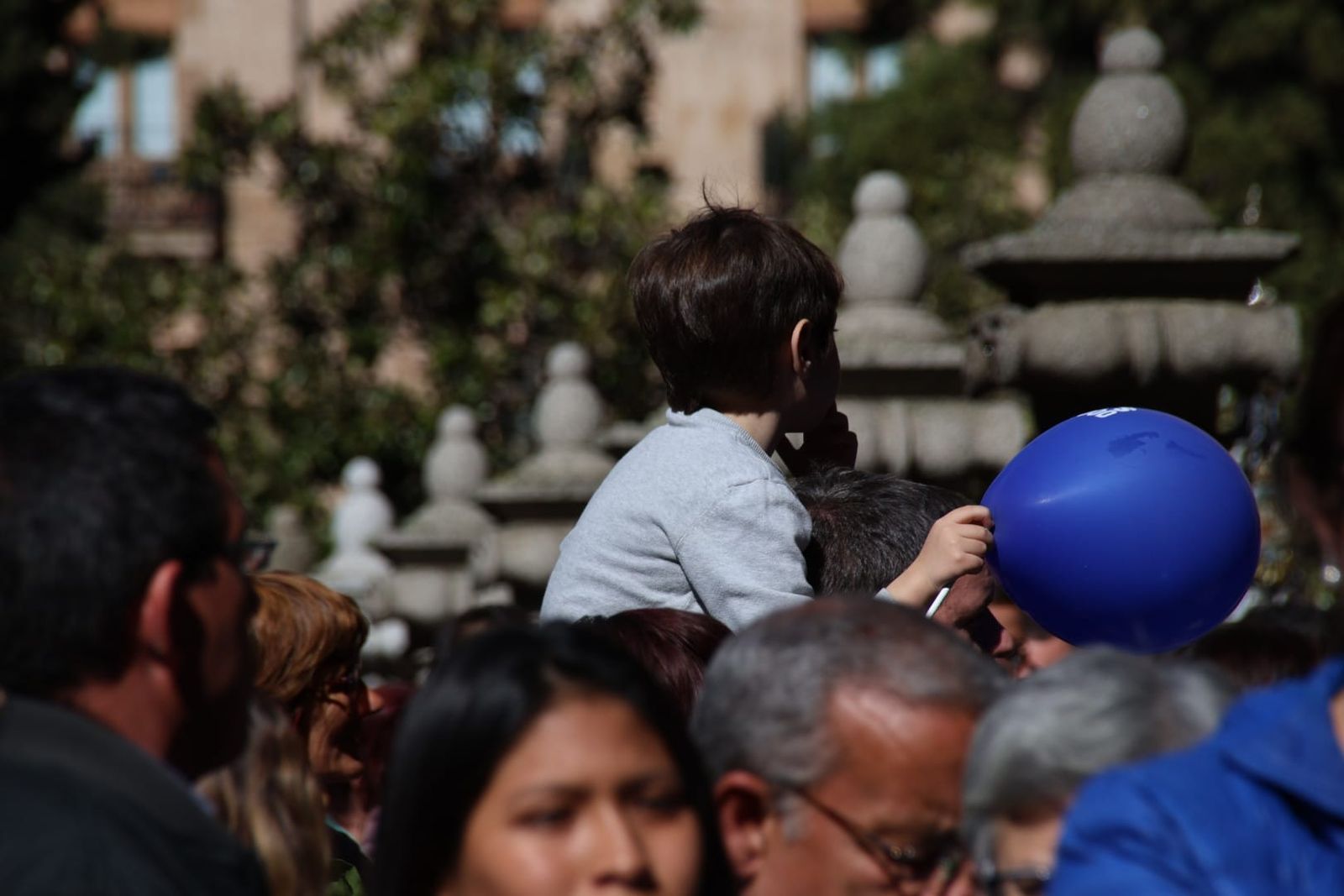 ambiente-en-la-procesion-de-la-hermandad-de-nuestro-padre-jesus-del-perdon-28