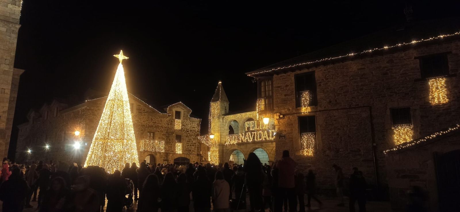 Puebla de Sanabria se ilumina de Navidad